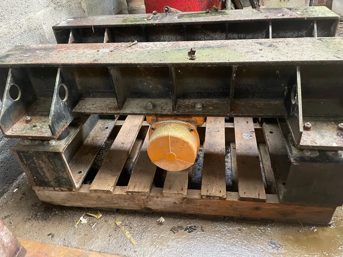 Precast Vibrating table and Slat Moulds - Image 1