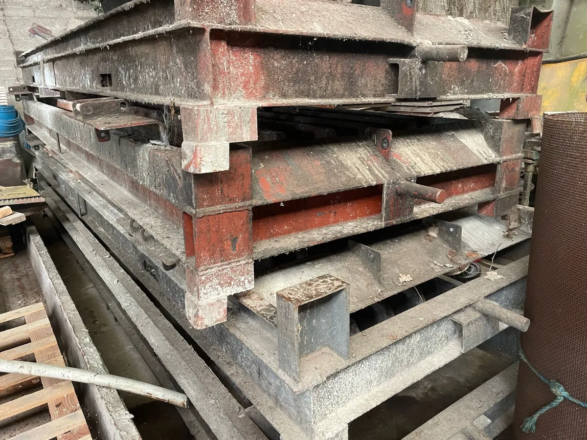 Precast Vibrating table and Slat Moulds - Image 3