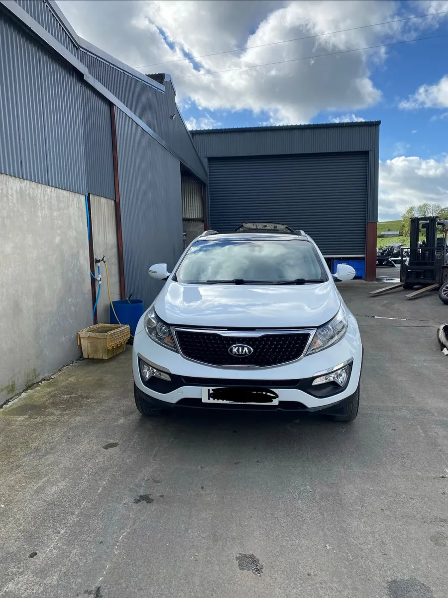 2015 Kia Sportage in for breaking - Image 2