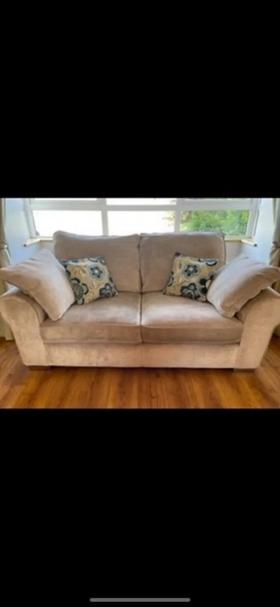 Couch - Image 2