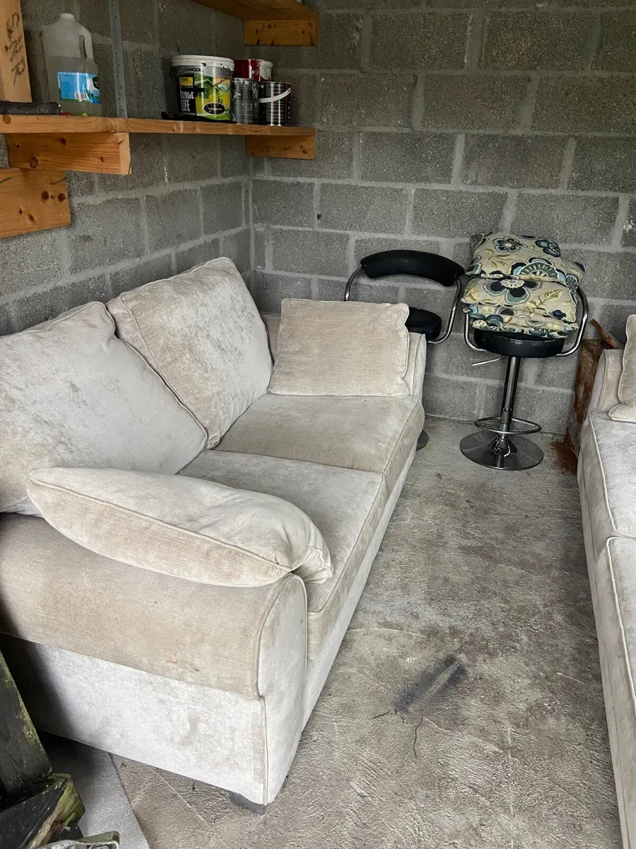 Couch - Image 3