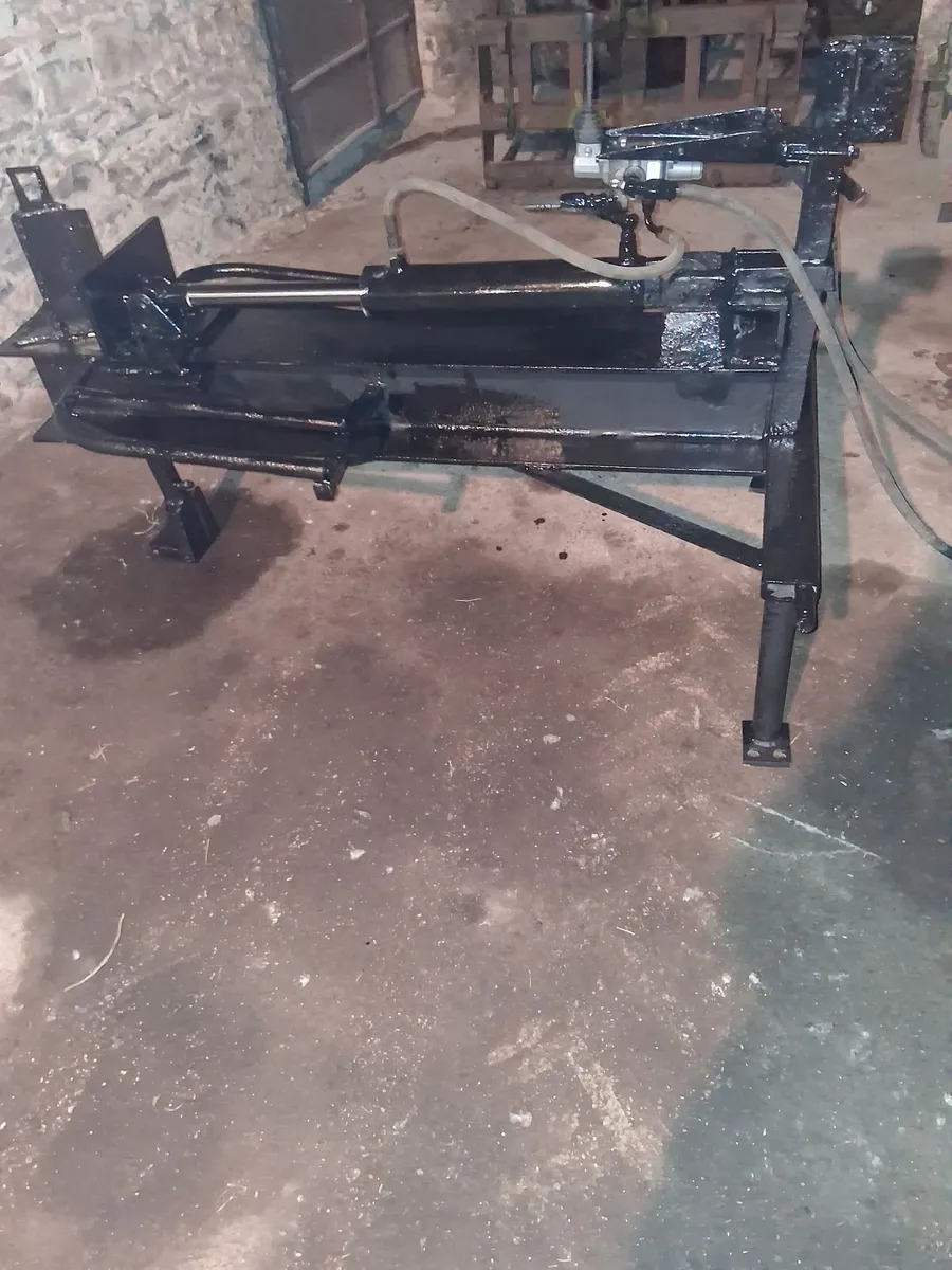 Log splitter - Image 1