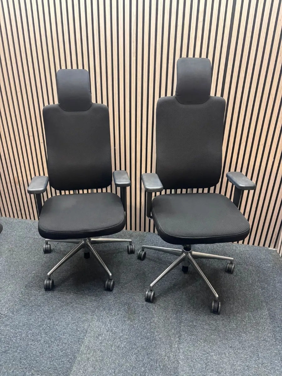 Vitra Headline Executive Office Swivel Chair @ CJM - Image 2