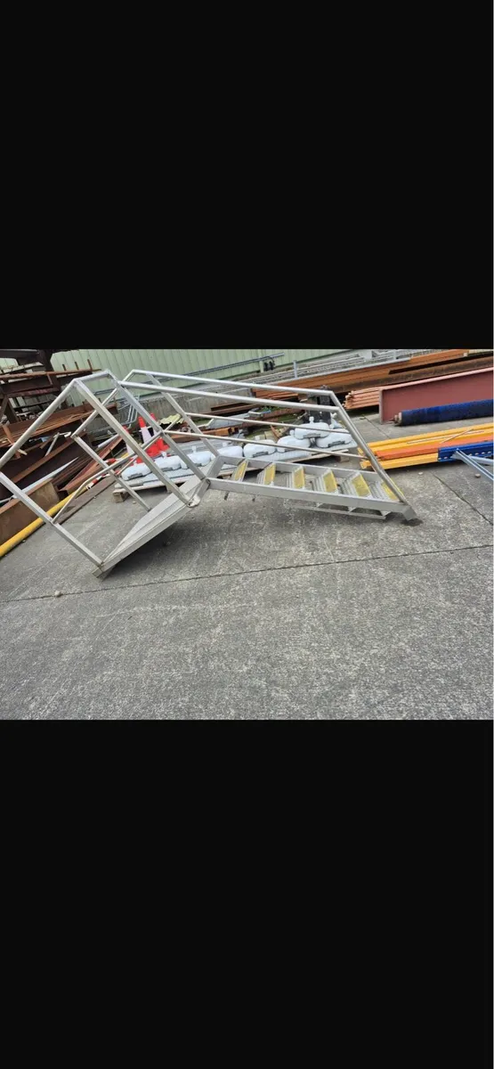 Stainless steel stairs/steps - Image 3