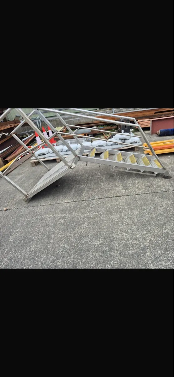 Stainless steel stairs/steps - Image 4