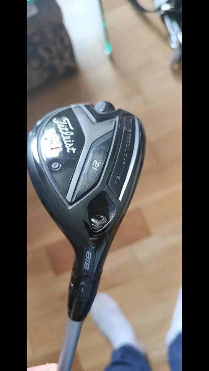 Titleist 21 degree hybrid - Image 1