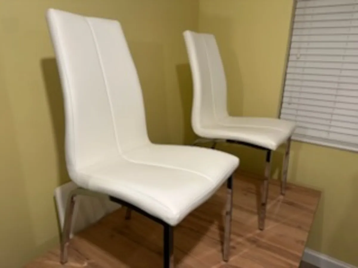 Tables and chairs - Image 3