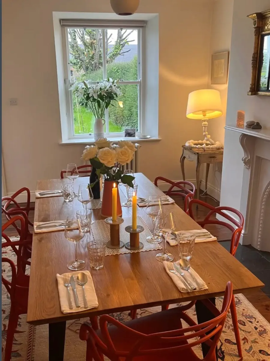 Dining table - Image 1