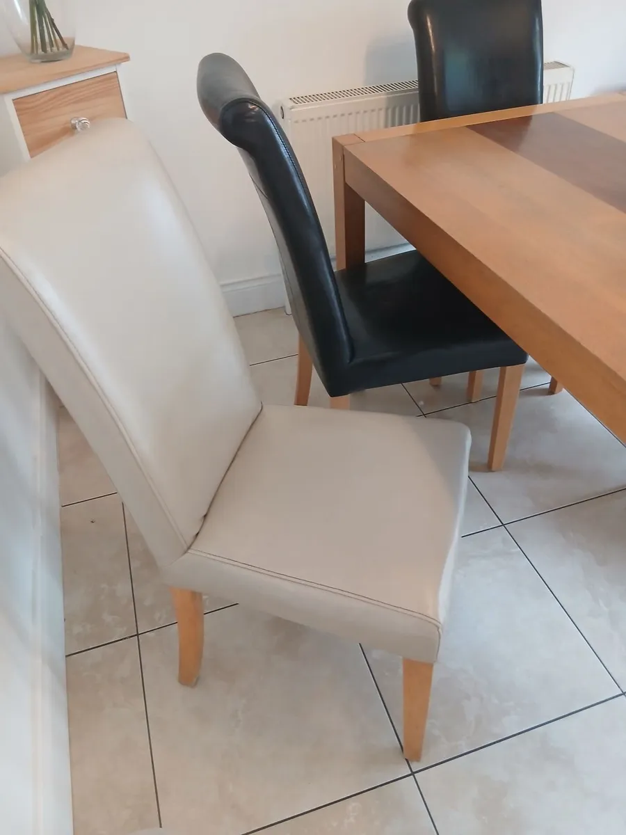 Dining table and chairs - Image 3