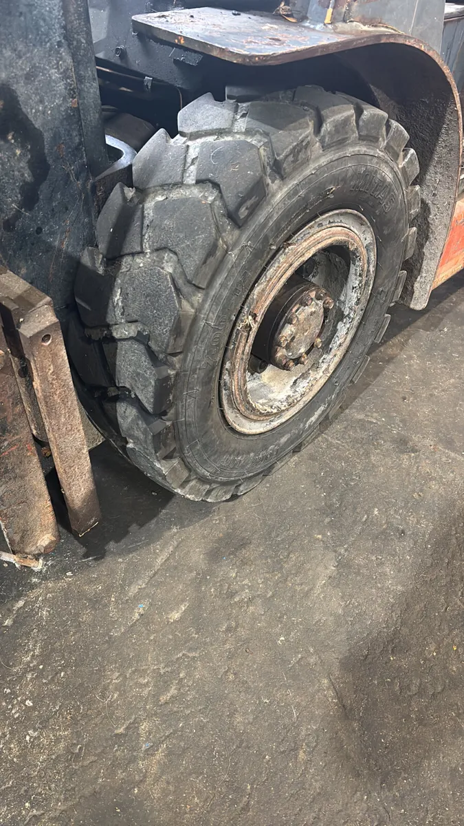 Diesel toyota forklift 2.5 ton - Image 3