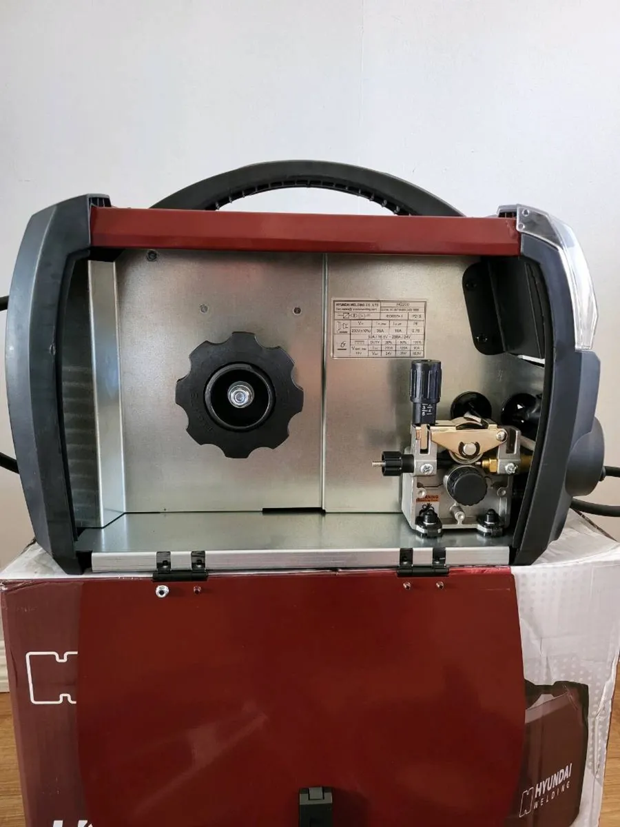 Hyundai 3in1 HG-200 Welder MIG/MAG/TIG/MMA - Image 4