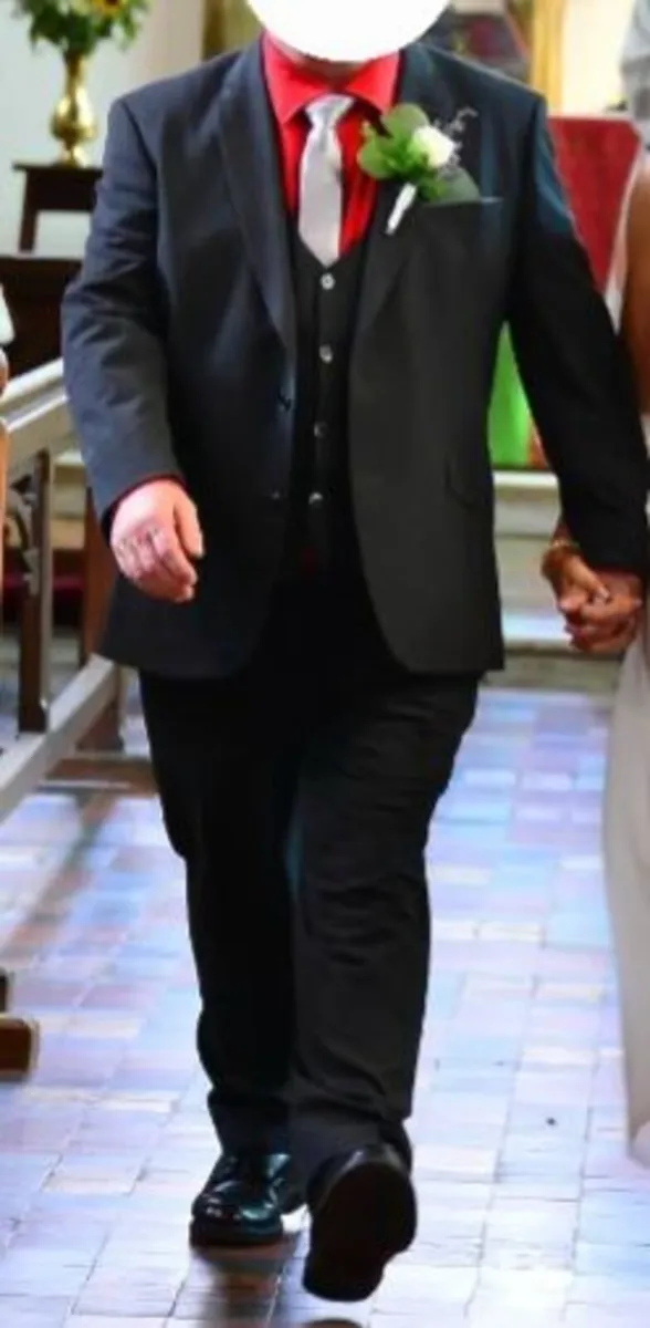 Mens suit - Image 2