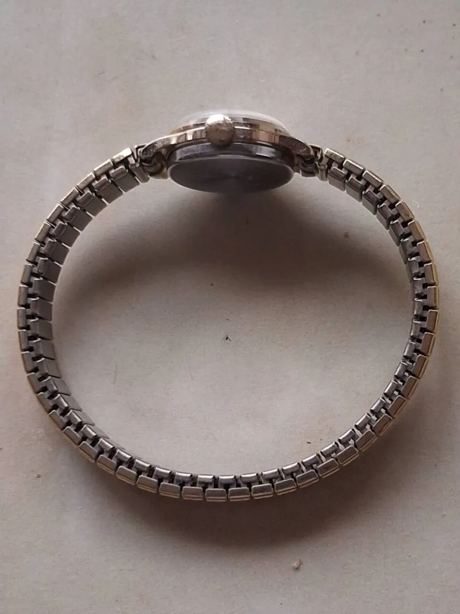 Vintage SEKONDA ladies watch (not battery) - Image 3