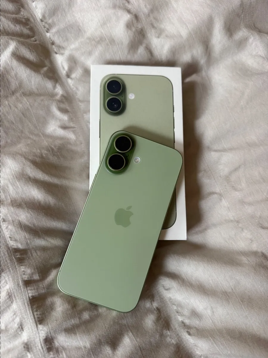 iPhone 17 - Image 1