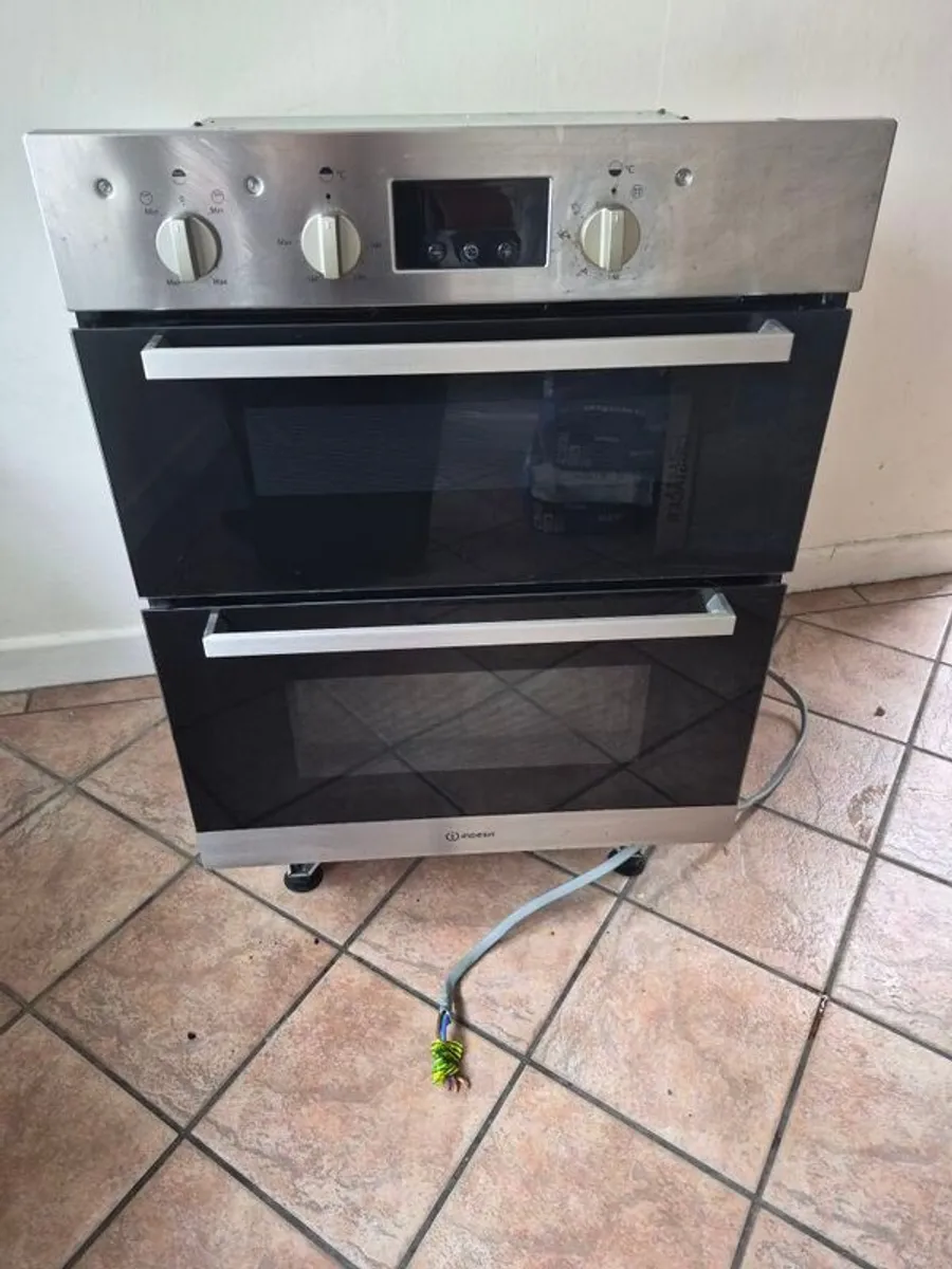 Indesit double oven - Image 2