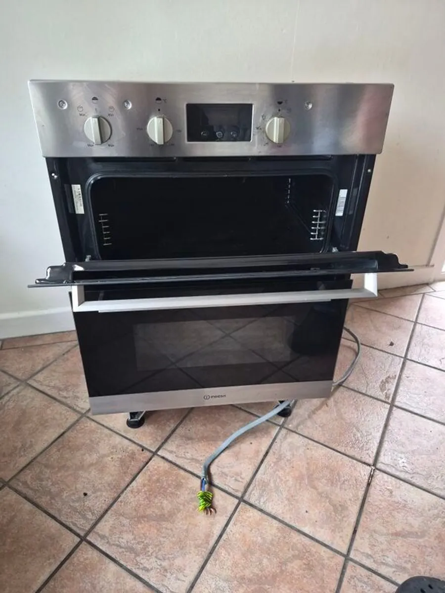 Indesit double oven - Image 3