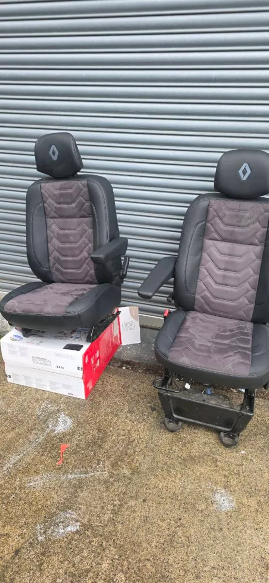 Renault master camper seats - Image 1