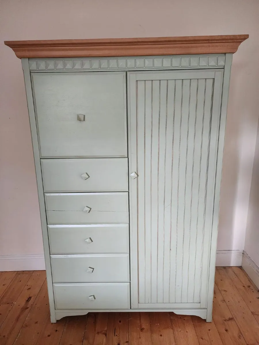 Kids Wardrobe - Image 1