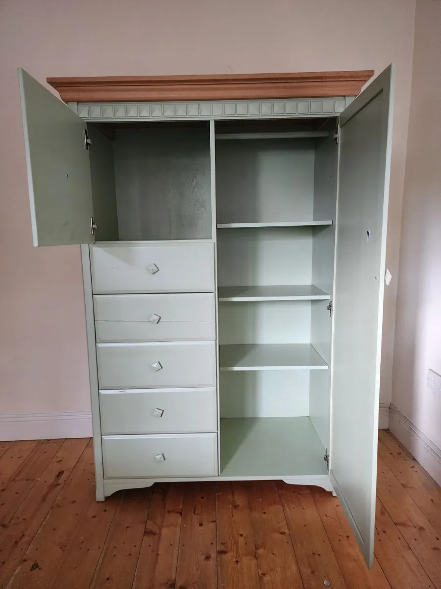 Kids Wardrobe - Image 2