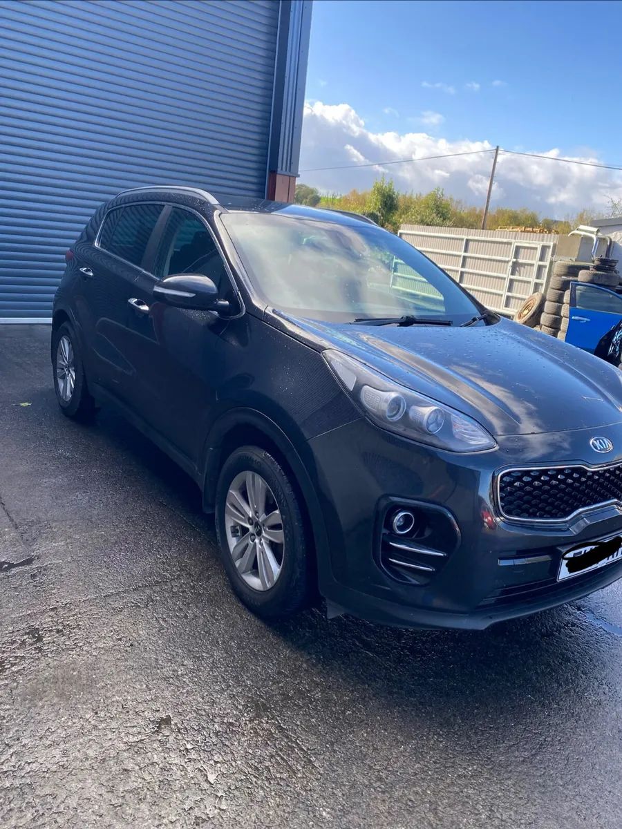 2017 Kia Sportage for breaking - Image 3