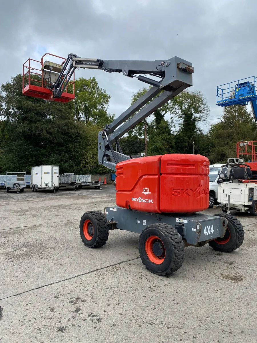 2015 SKYJACK SJ51AJ / Z45 57FT  DIESEL ARTIC BOOM - Image 1