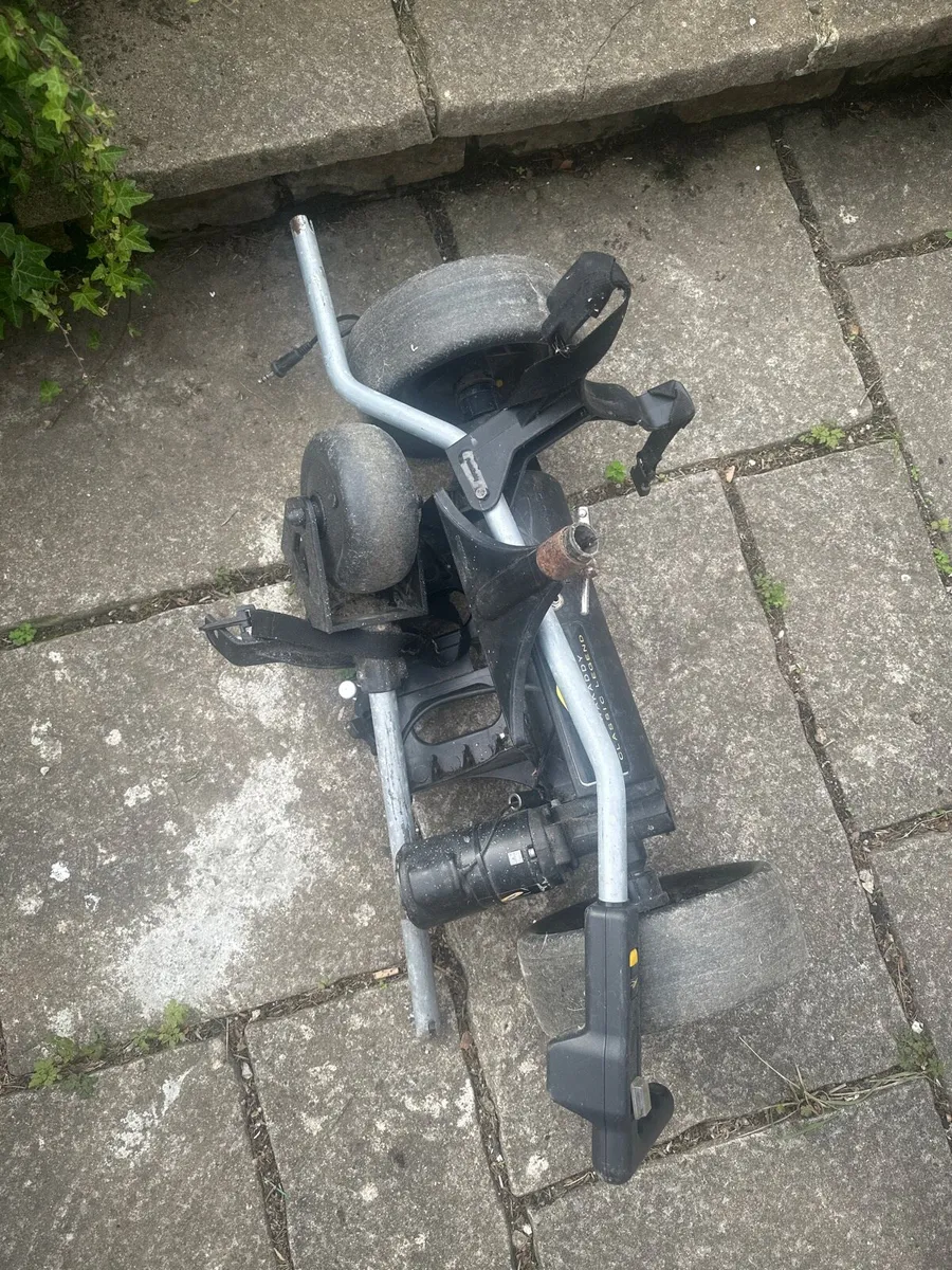 Powakaddy electric golf trolley - Image 4