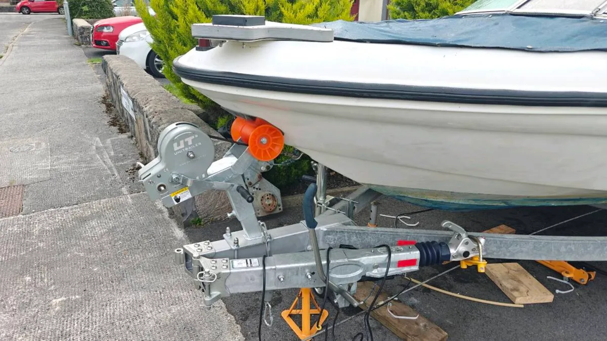 Sea Ray 175 Bowrider - Image 4