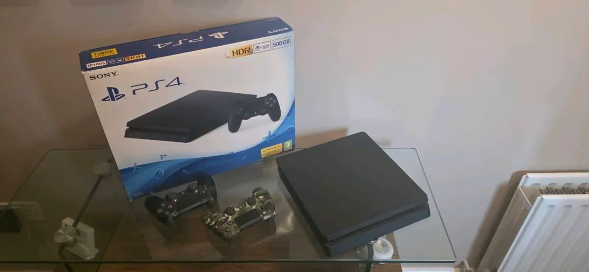 PlayStation 4 slim - Image 1