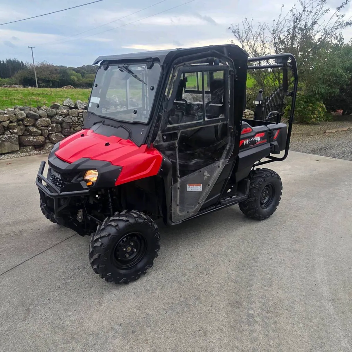 2021 Honda pioneer utv 700cc mint condition - Image 4