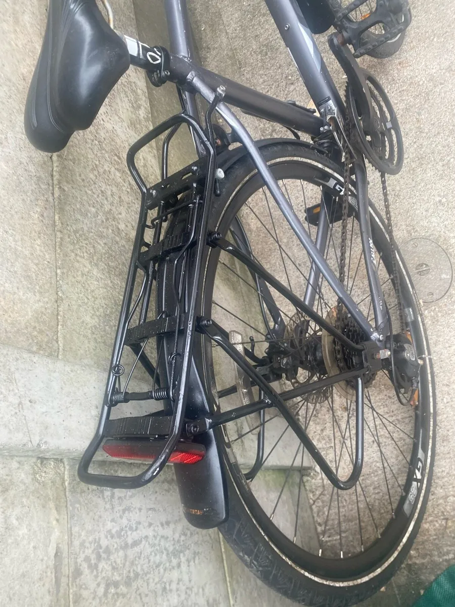 Giant Hybrid Men's Bike - Image 4