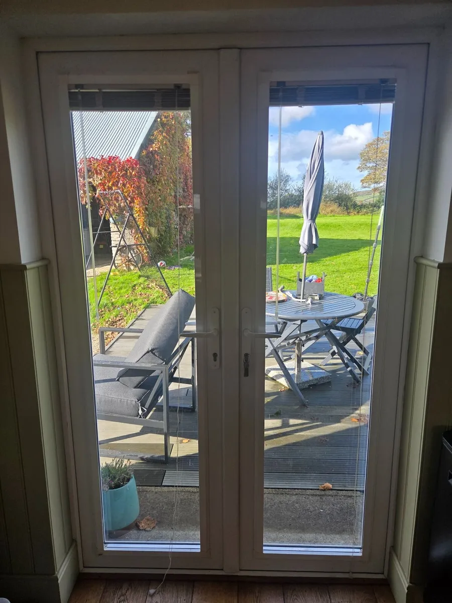 Patio Doors and Window with blinds - Image 2