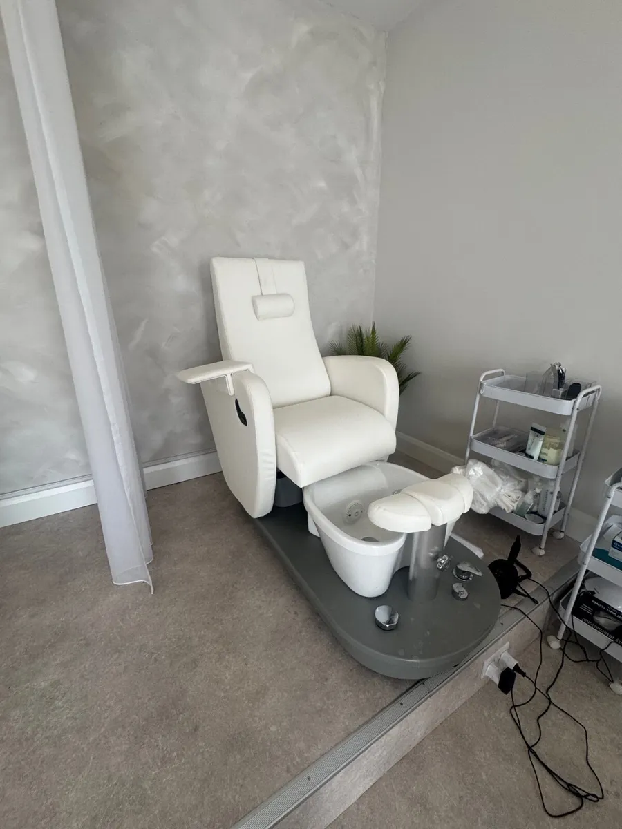 Electric Pedicure chairs with foot bath - Image 3