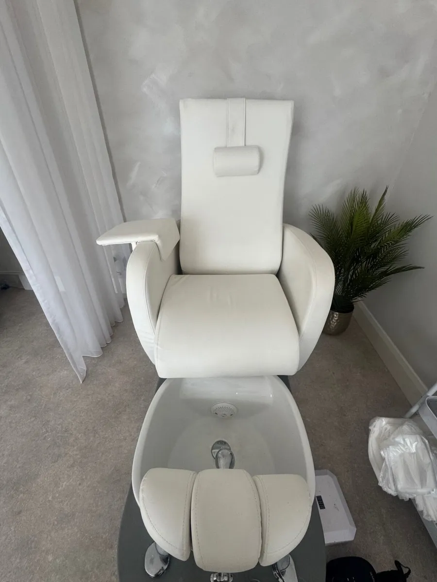 Electric Pedicure chairs with foot bath - Image 2