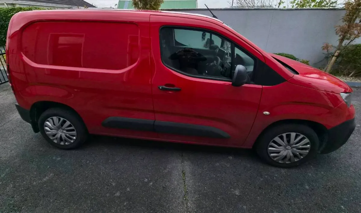 Peugeot Partner  3 seater commercial - Image 3