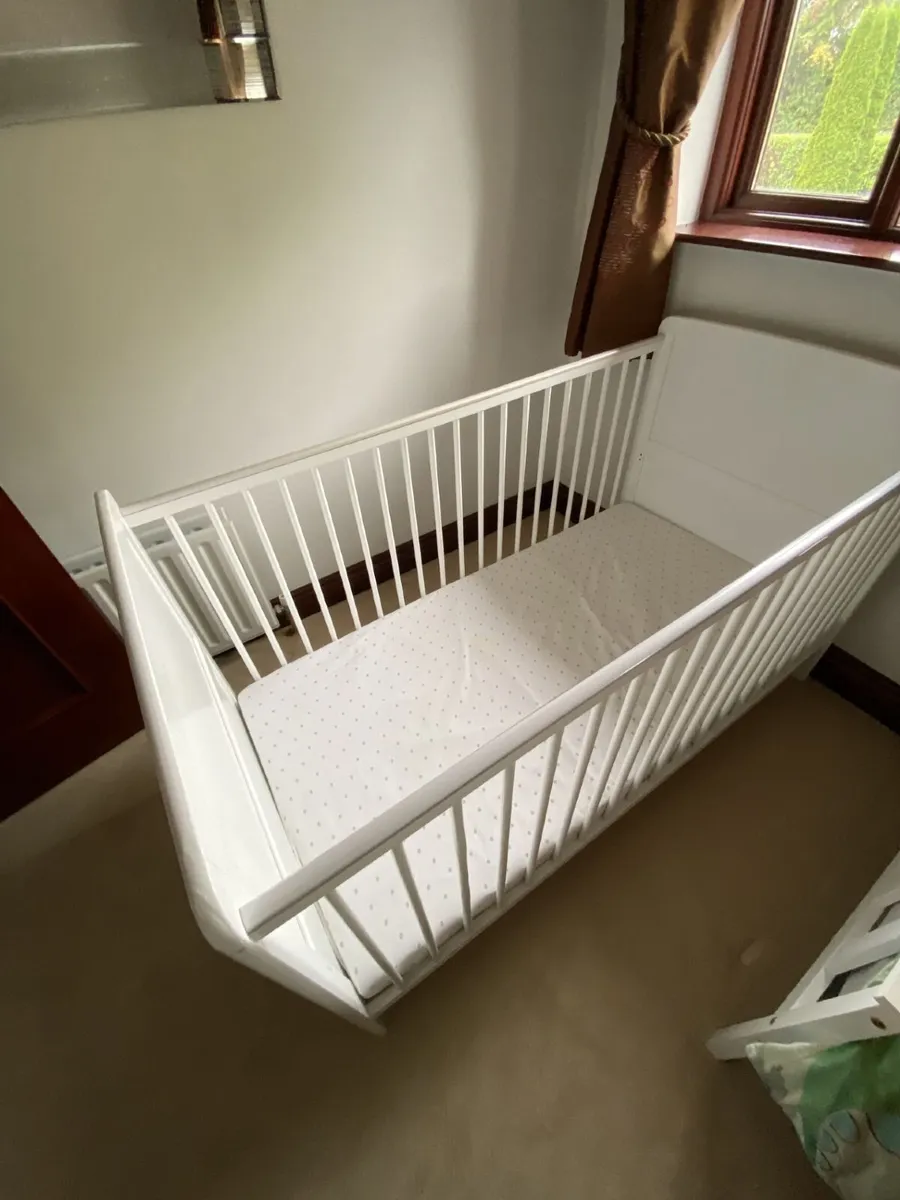 Cot bed - Image 2