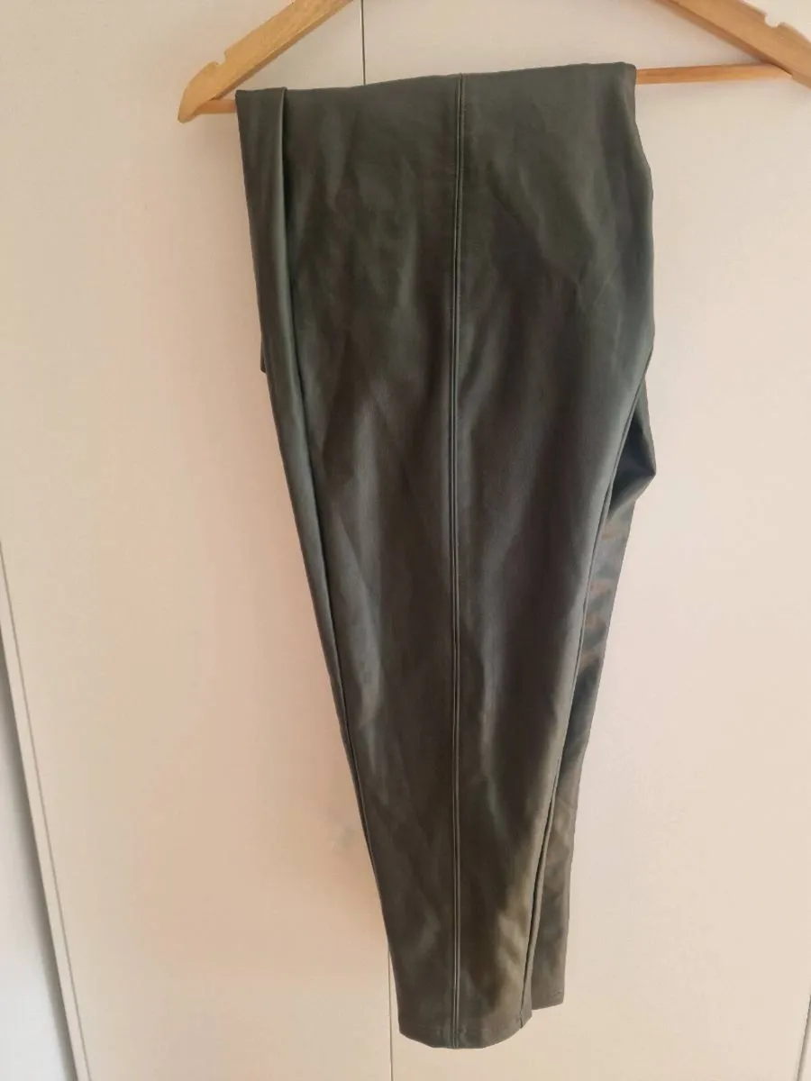 Cream new fully lined coat sz 28/30 - Image 2