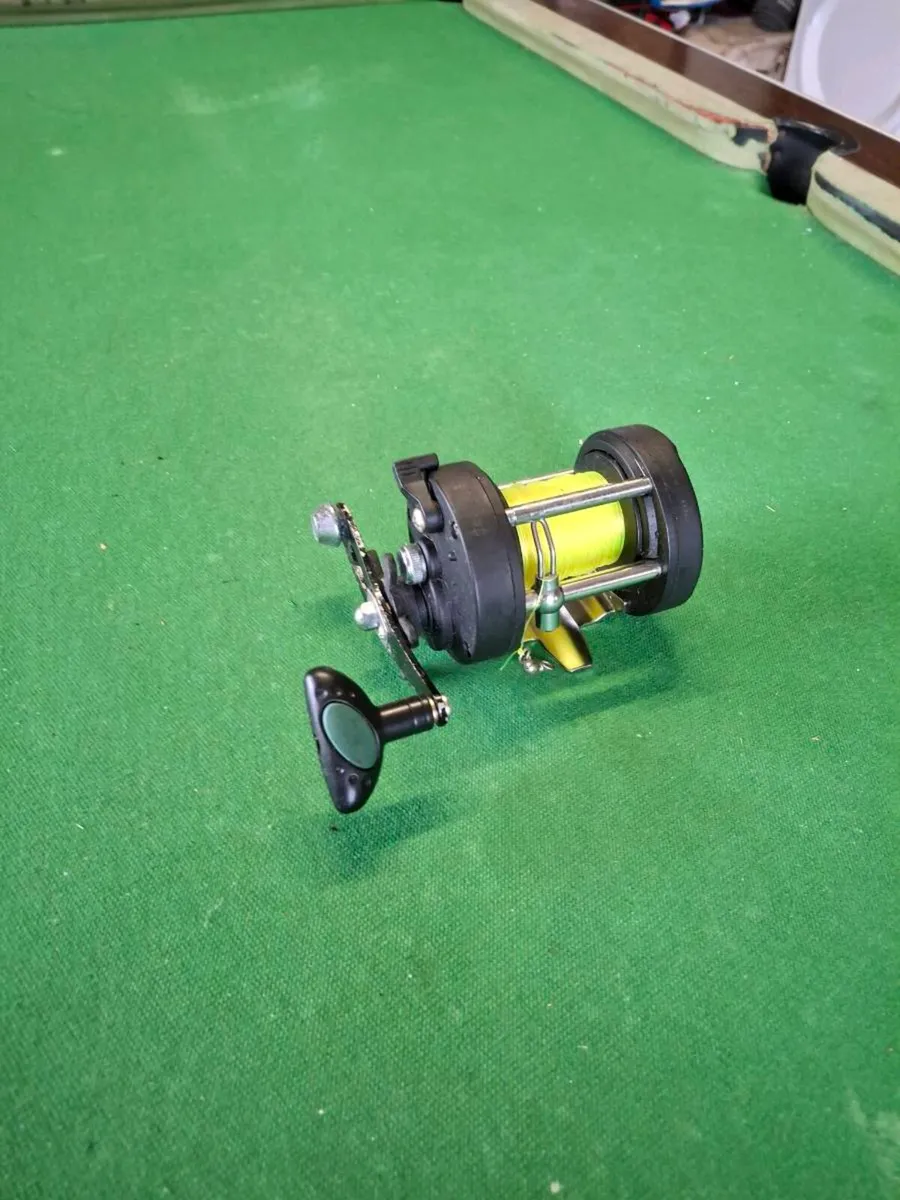 FISHING REEL - Image 1