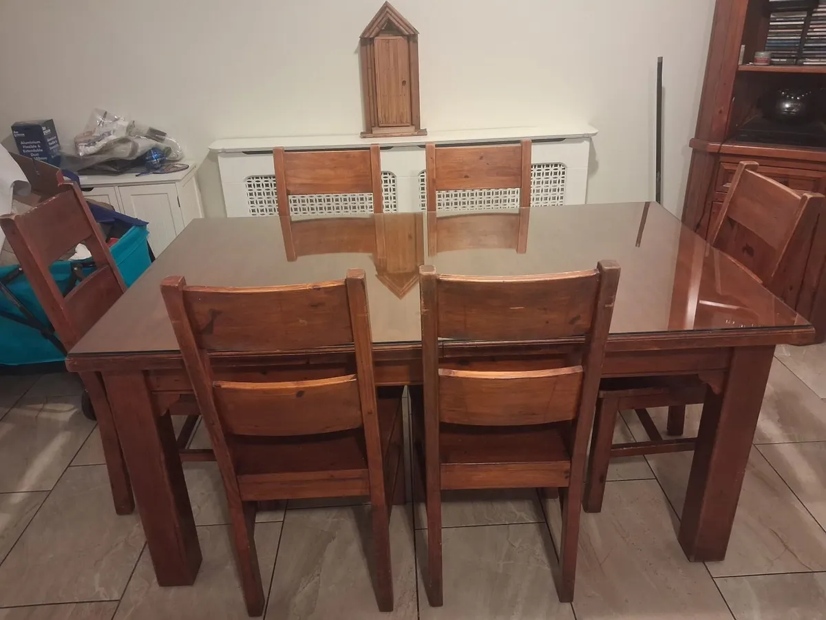 Dining table and 6 chairs - Image 3