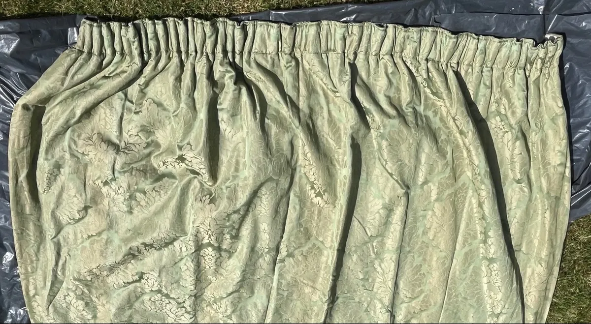 Fine Set of Four Lined Damask Curtains (Period) - Image 4