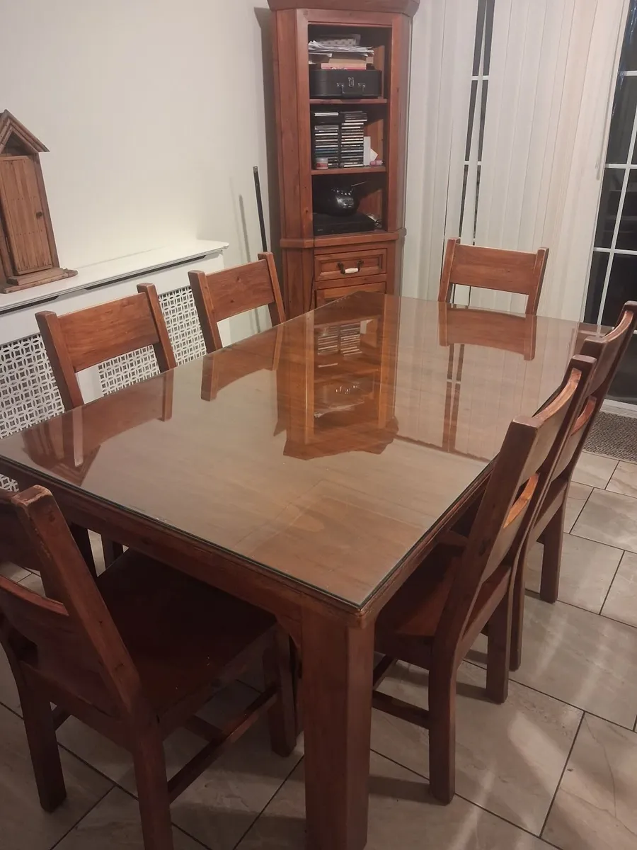 Dining table and 6 chairs - Image 2