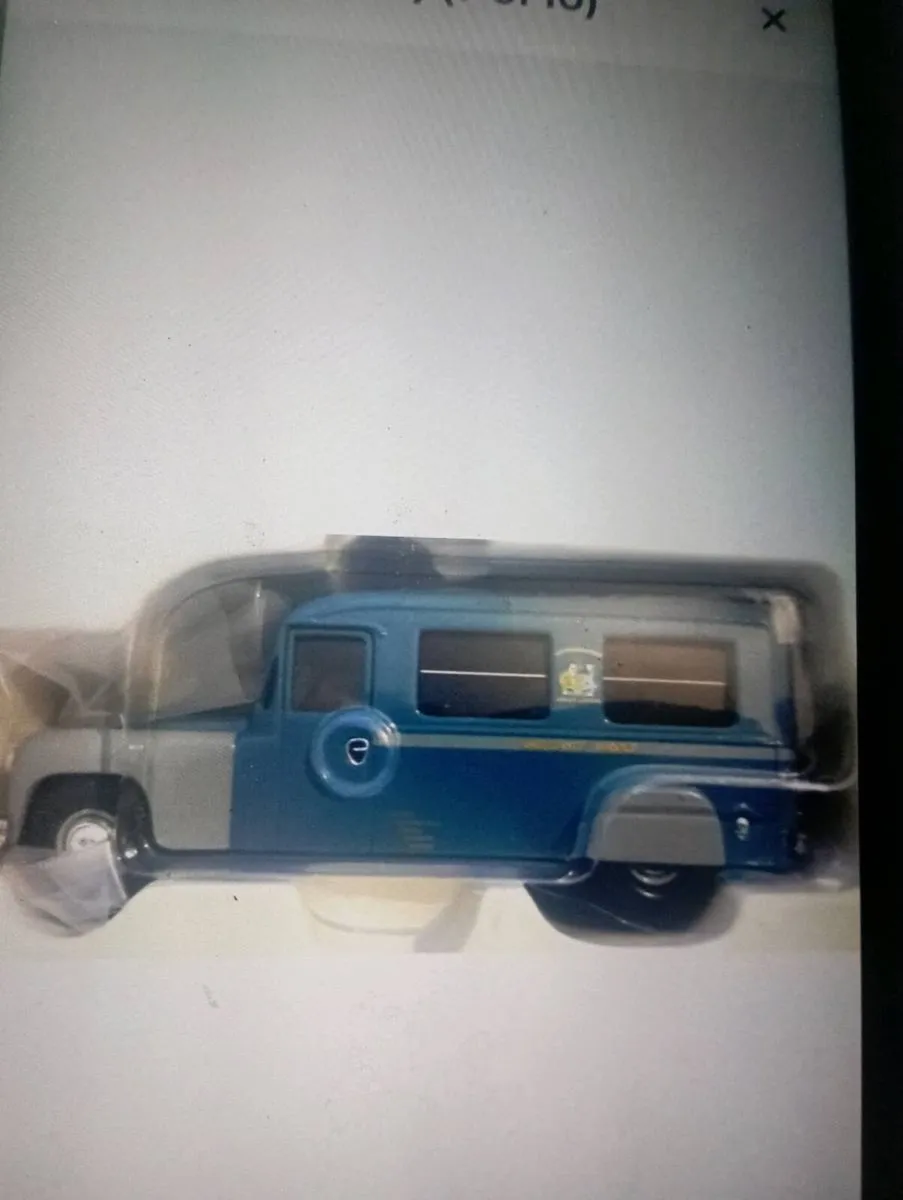 {  RARE } CORGI  DAIMLER  AMBULANCE/ DIE-CAST . - Image 3