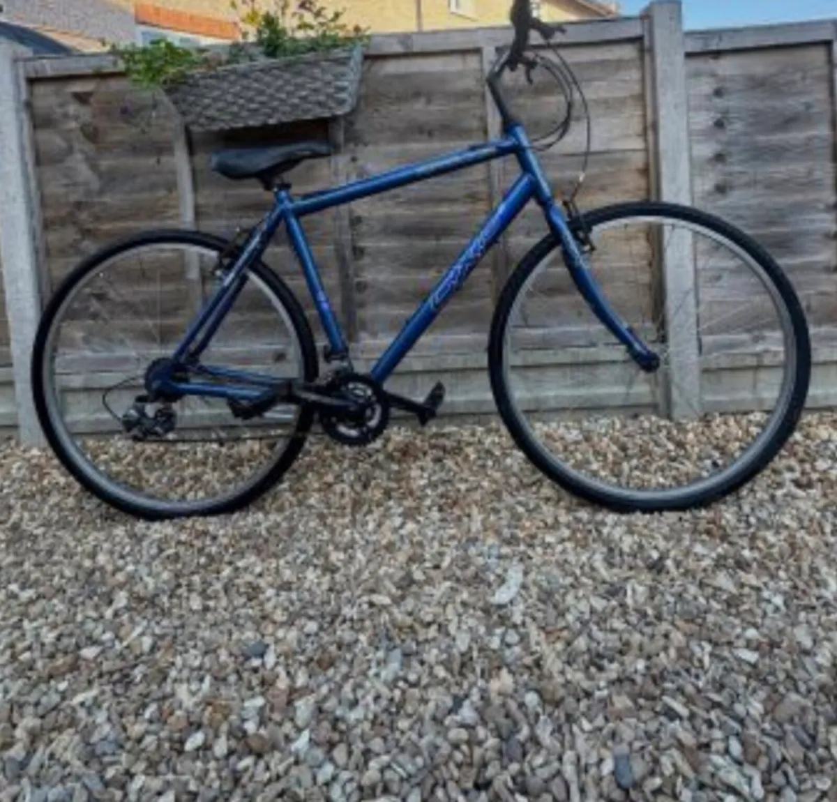 ADULTS BLUE APOLLO HYBRID BIKE 20” FRAME URBAN BIK - Image 1