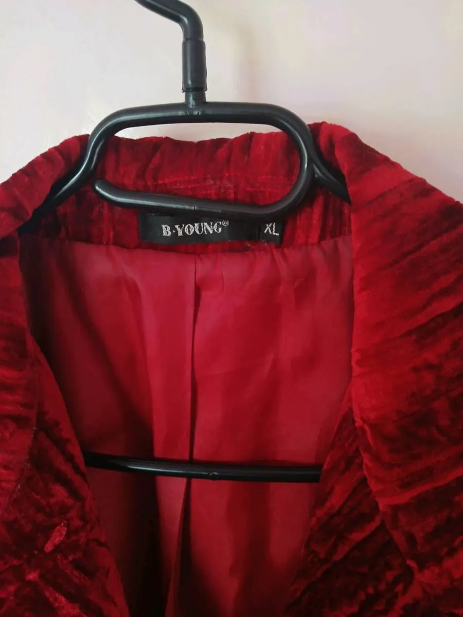 Ladies coat XL - Image 1