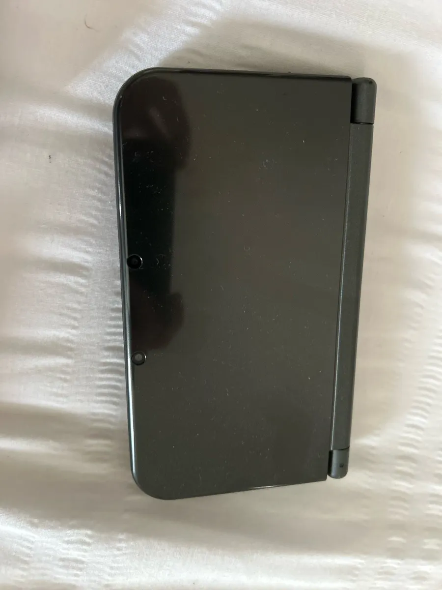 New 3DS XL Black + Pokémon Omega Ruby - Image 4