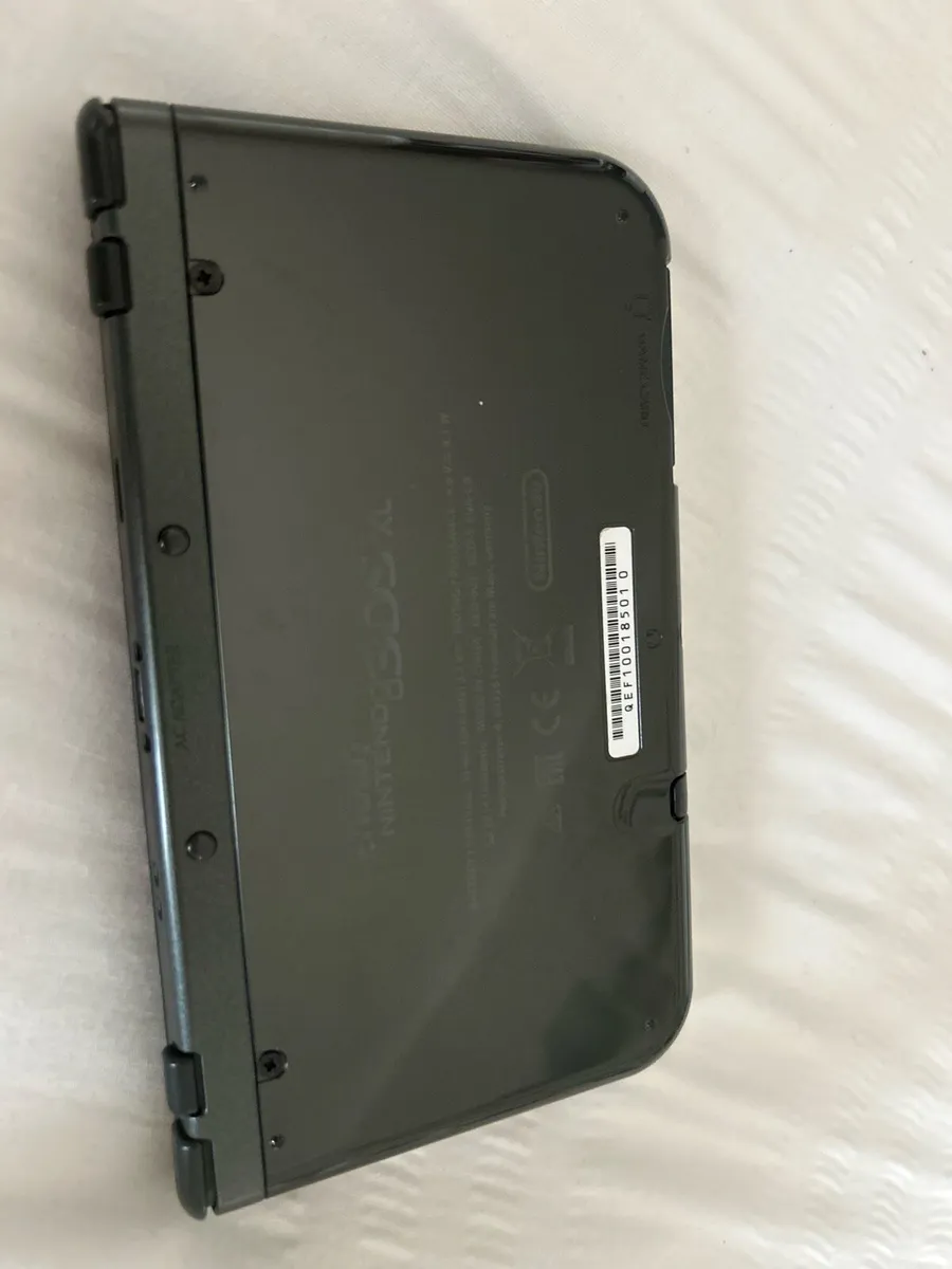 New 3DS XL Black + Pokémon Omega Ruby - Image 3