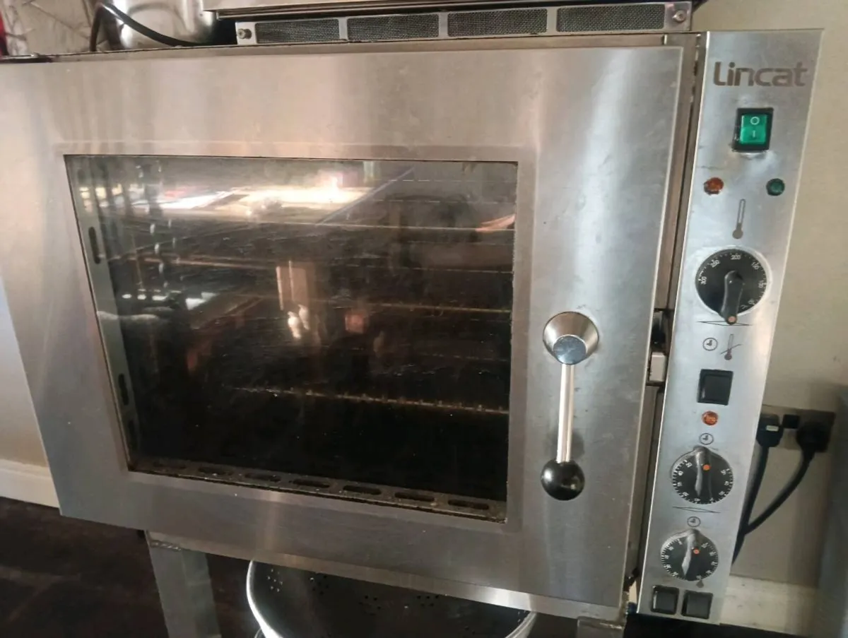Lincat convection oven - Image 2