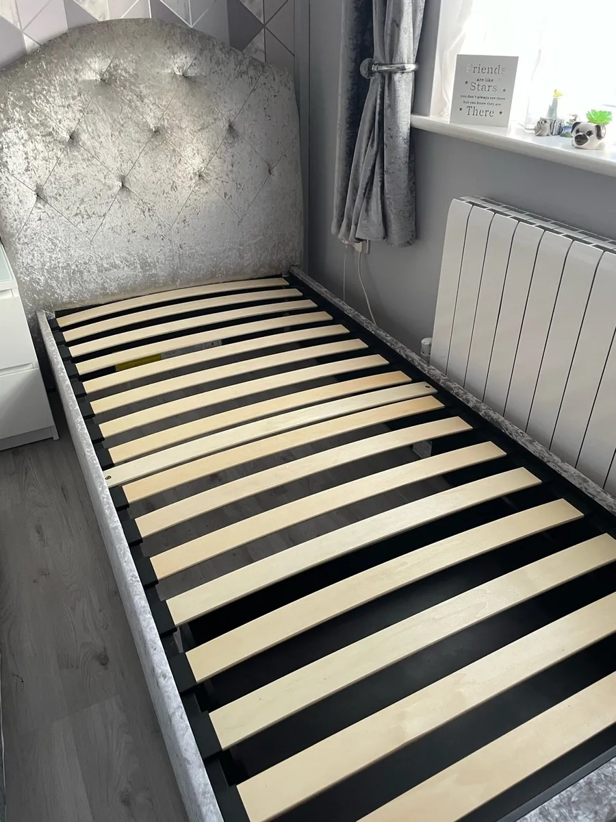 Silver crushed velvet single storage bed - Image 2