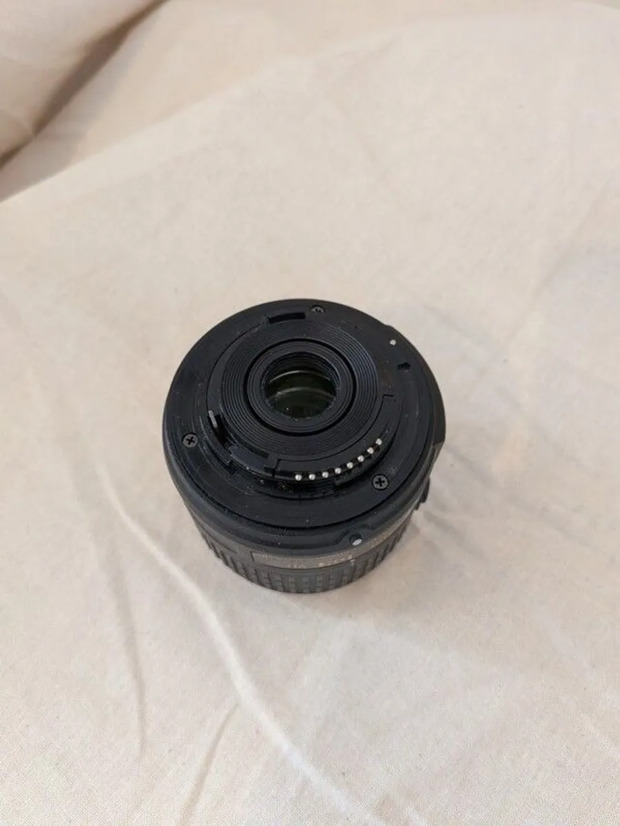 Nikon zoom lens and accessories - Image 4