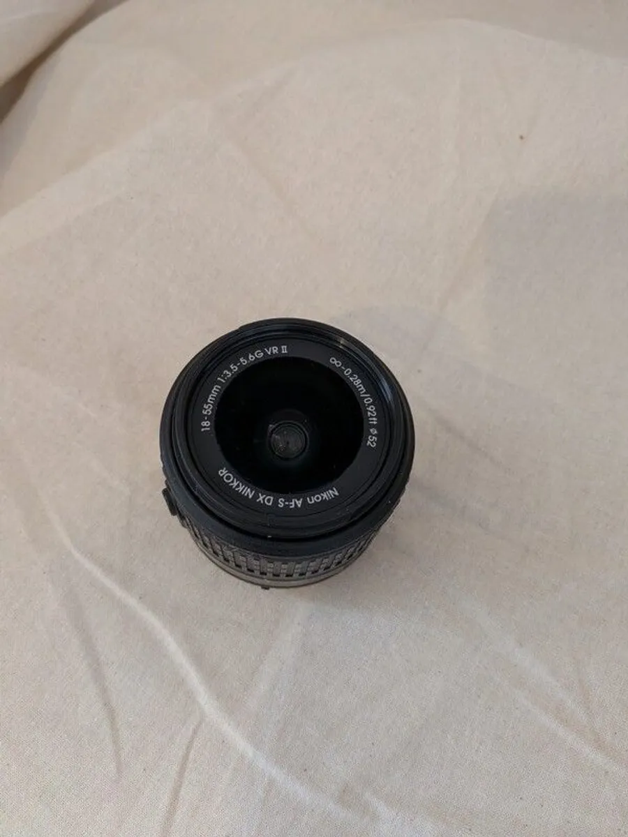 Nikon zoom lens and accessories - Image 2