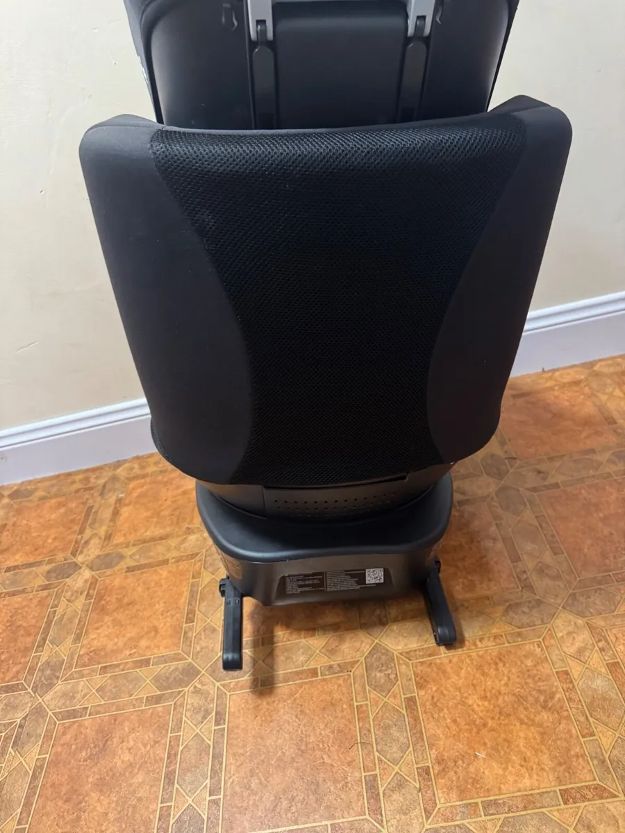 Joie 360 car seat chair - Image 4